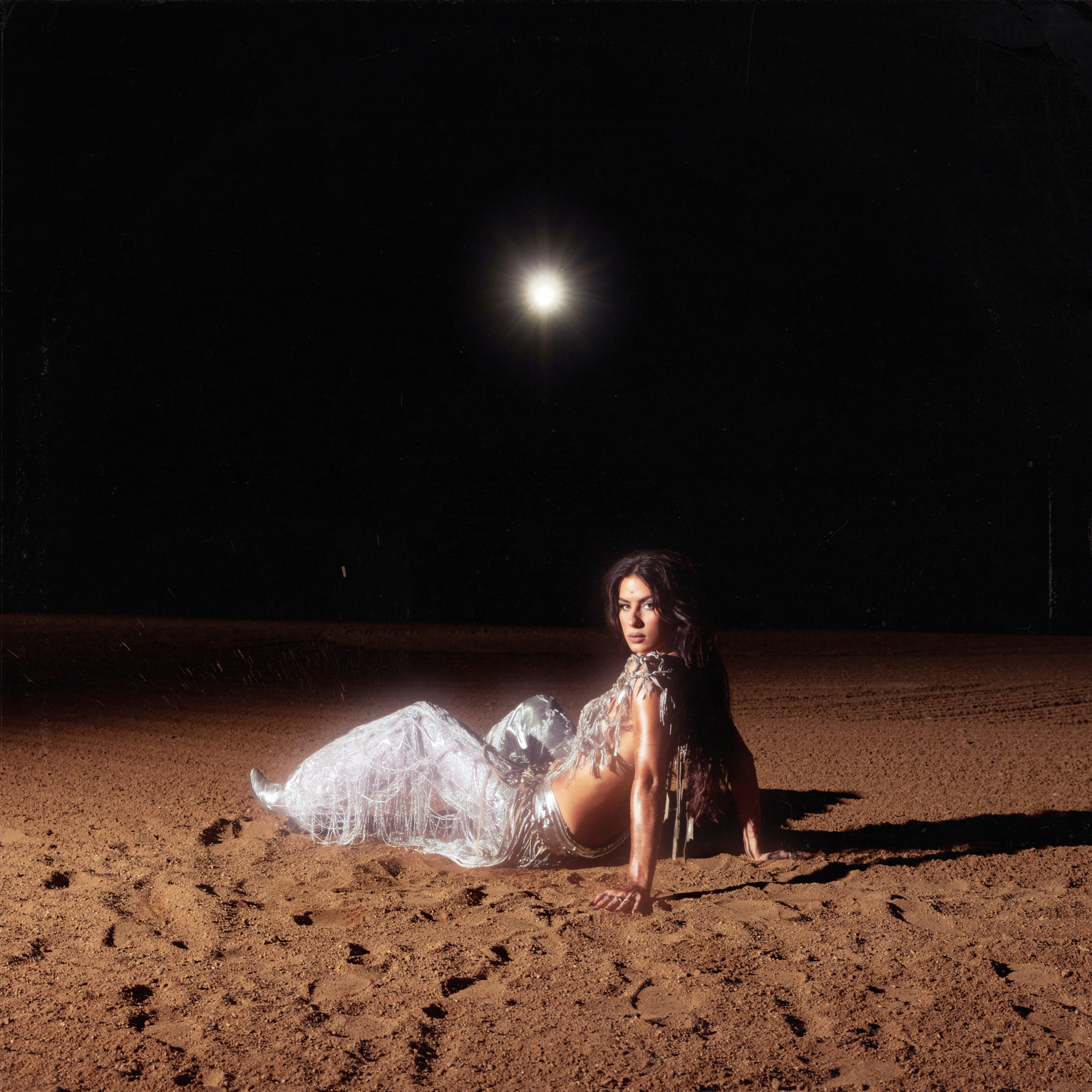 KASSI ASHTON: DEBUT ALBUM “MADE FROM THE DIRT” CUT X...