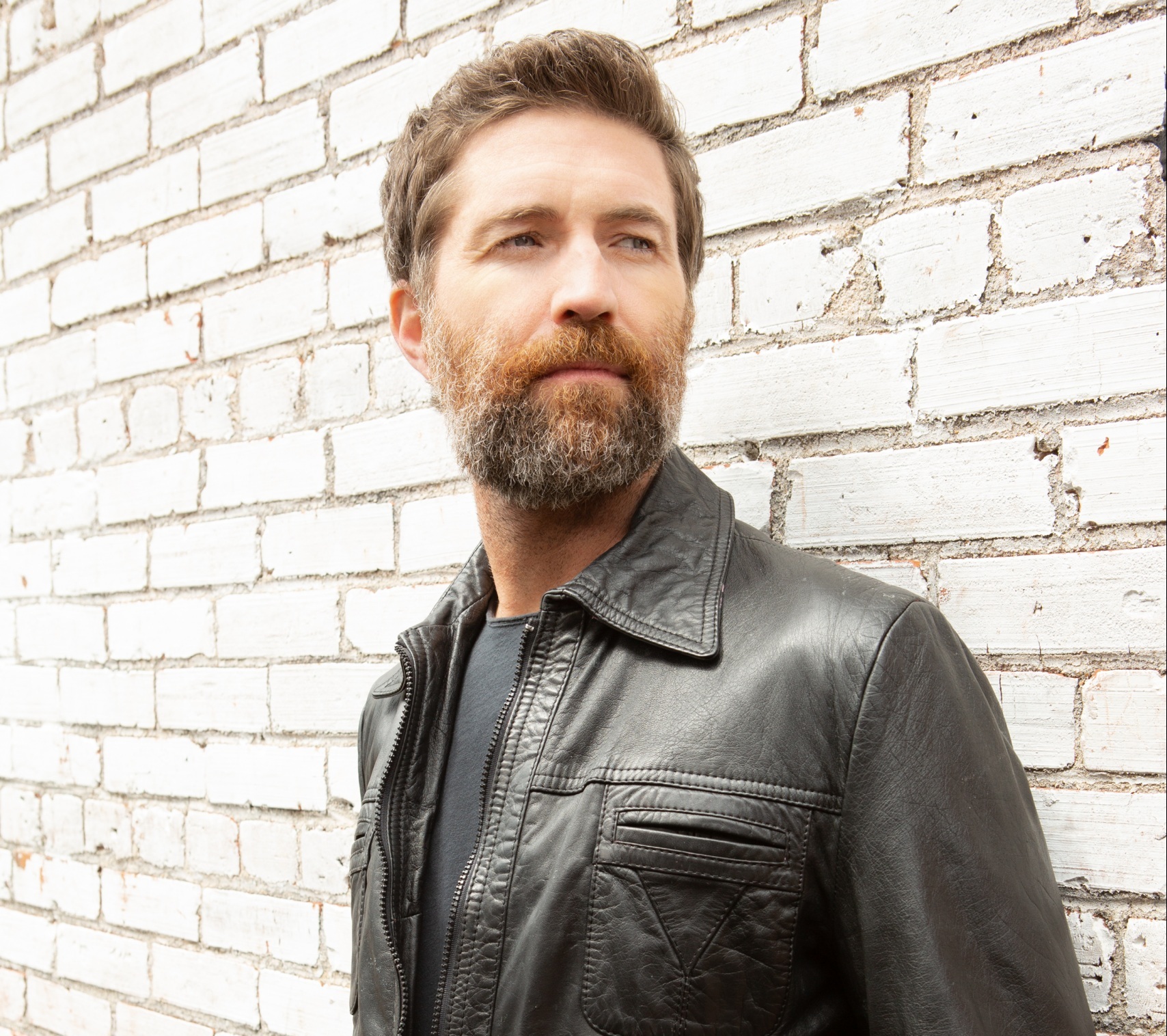 JOSH TURNER RE-UPS WITH MCA NASHVILLE  EXTENDING HIS RELATIONSHIP WITH THE LABEL BEHIND TURNER’S TWO-DECADE LONG CAREER.