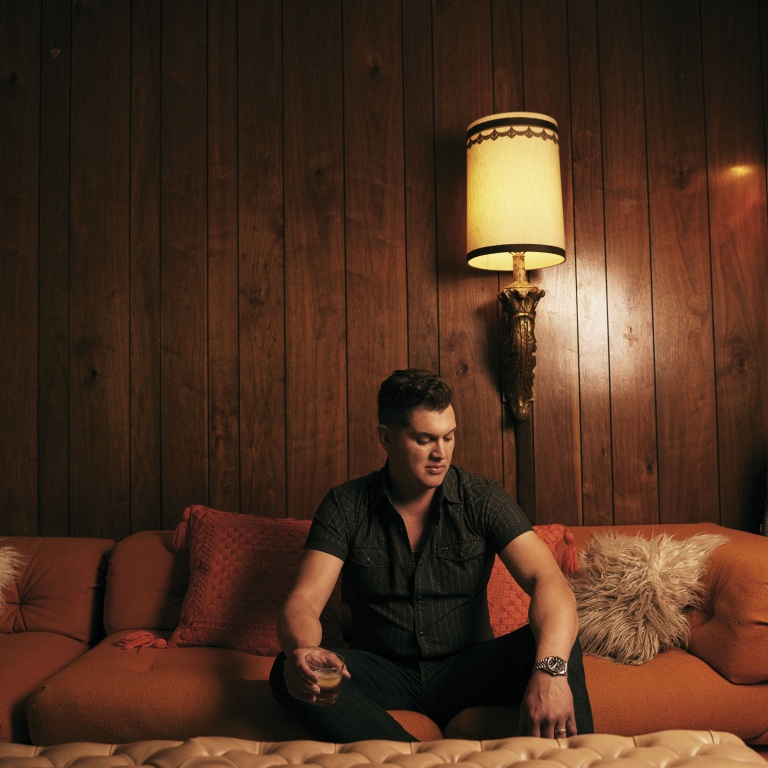 JON PARDI RELEASES HIS NEW SINGLE, “YOUR HEART OR MINE.”