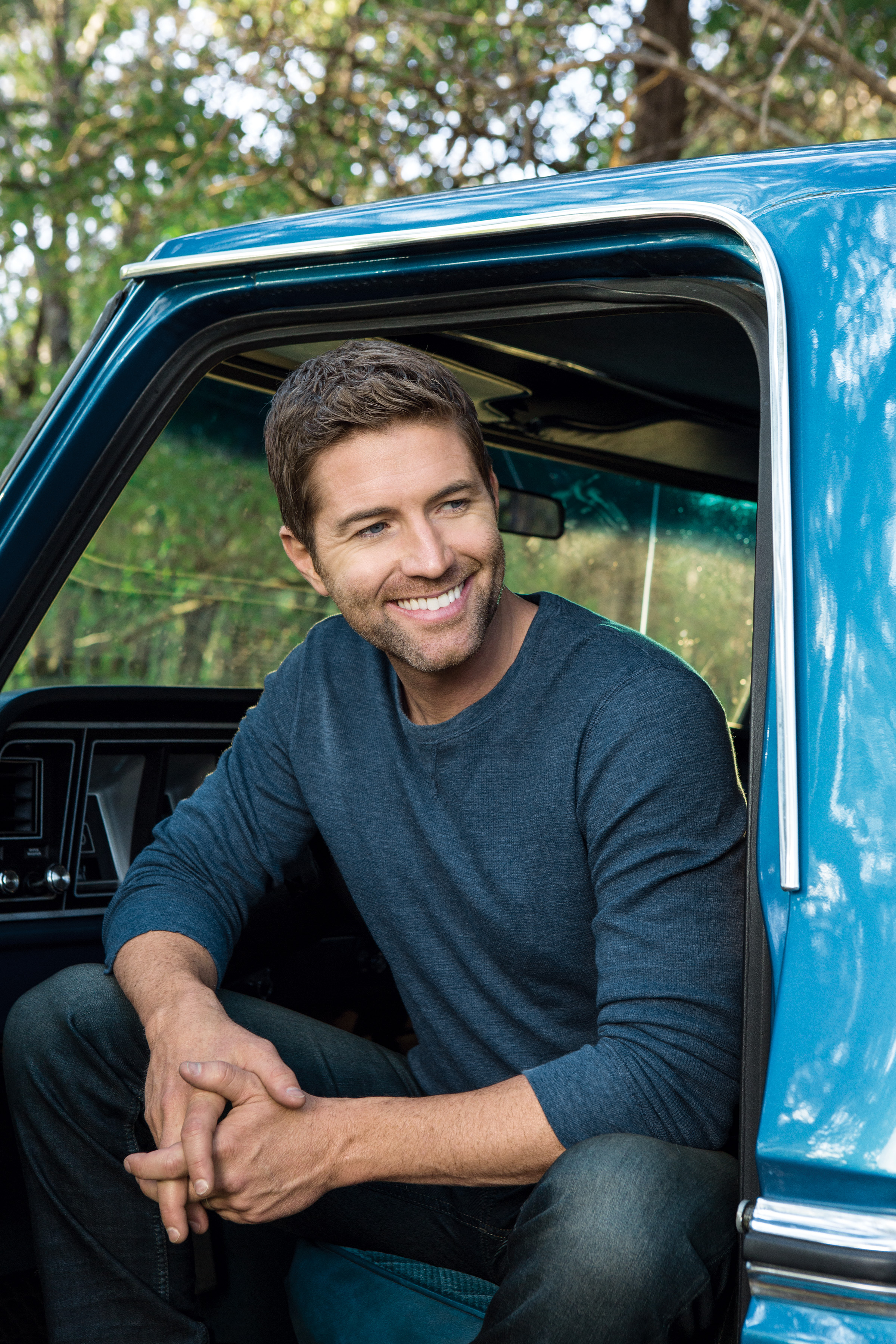 Josh turner announces the release of his new album, 'deep south. 