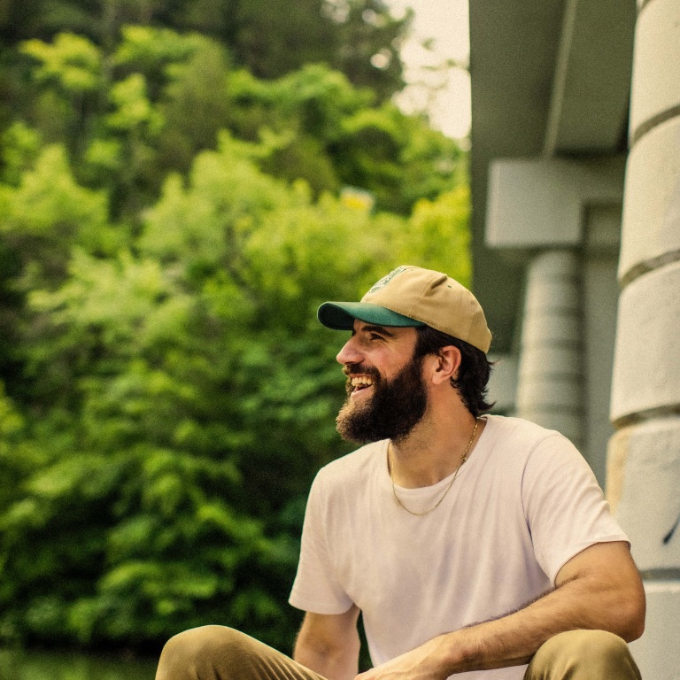 SAM HUNT HAS RELEASED THE OFFICIAL MUSIC VIDEO FOR “WATER UNDER THE BRIDGE.”