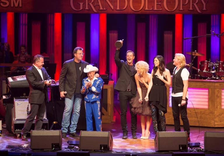 LITTLE BIG TOWN JOINS THE GRAND OLE OPRY. (AUDIO, PHOTOS, PRESS RELEASE)