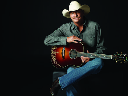 ALAN JACKSON LAUNCHES 25th ANNIVERSARY KEEPIN’ IT COUNTRY TOUR WITH SPECIAL GUESTS JON PARDI AND BRANDY CLARK. (AUDIO AND PRESS RELEASE)