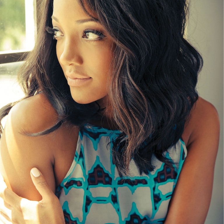 MICKEY GUYTON SAYS HER HEARTBREAK WAS WORTH THIS MOMENT IN HER CAREER.