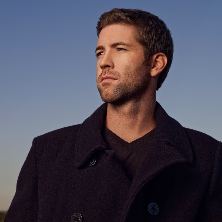 JOSH TURNER REVEALS THE INSPIRATION FOR HIS SONG ‘LAY LOW.’