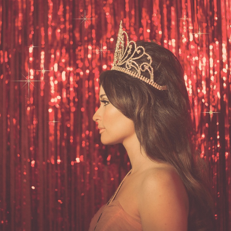 KACEY MUSGRAVES ENLISTS THE HELP OF A SPECIAL PERSON ON HER NEW ALBUM.
