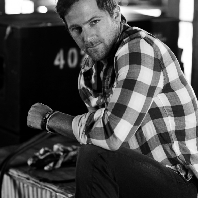 KIP MOORE RELEASES THE VIDEO FOR HIS LATEST SINGLE, ‘RUNNING FOR YOU.’