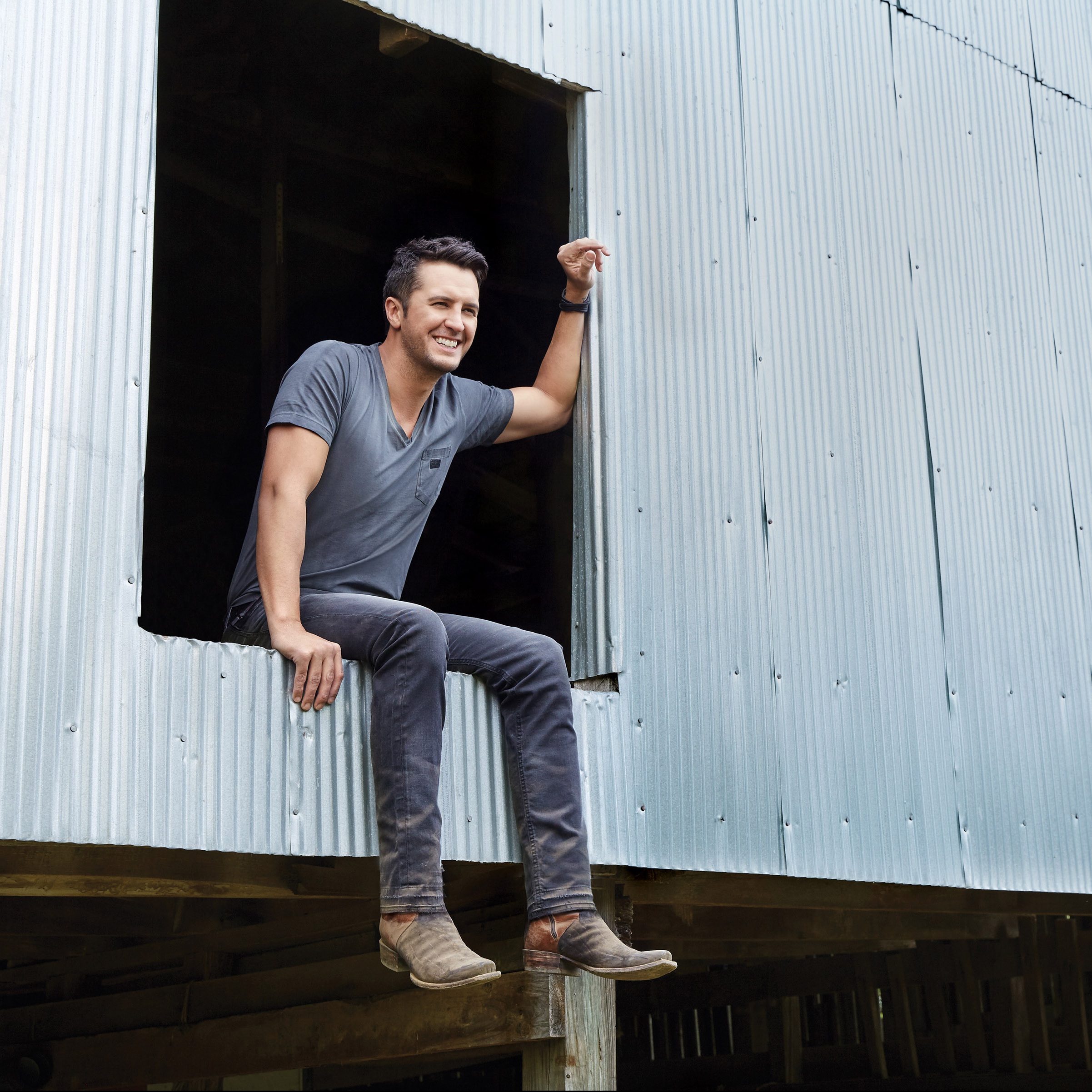 Pressroom LUKE BRYAN ANNOUNCES HIS EIGHTH FARM TOUR AND A FARM TOUR EP.