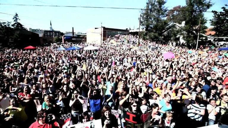 Greeneville, TN Hometown Show (10/10/2010) | The Band Perry