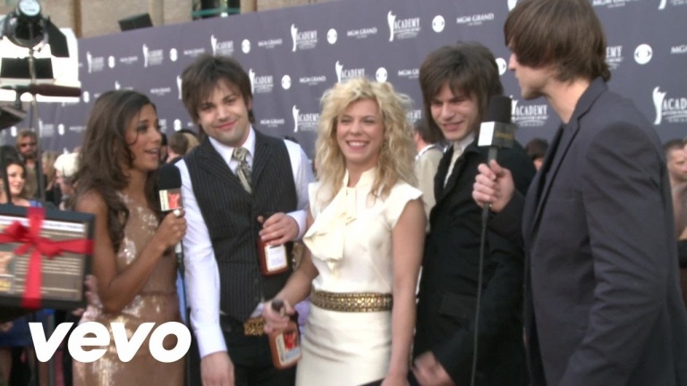 The Band Perry – 2011 Red Carpet Interview (Academy Of Country Music Awards)