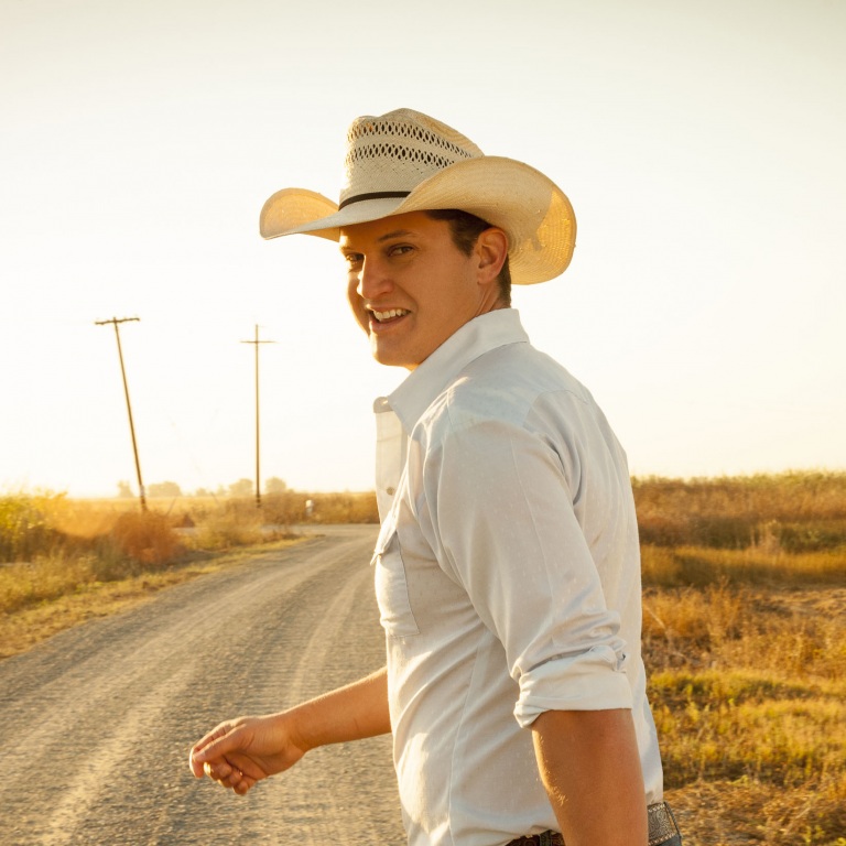 JON PARDI TOPS THE COUNTRY CHARTS WITH HIS LATEST SONG, ‘HEARTACHE ON THE DANCE FLOOR.’
