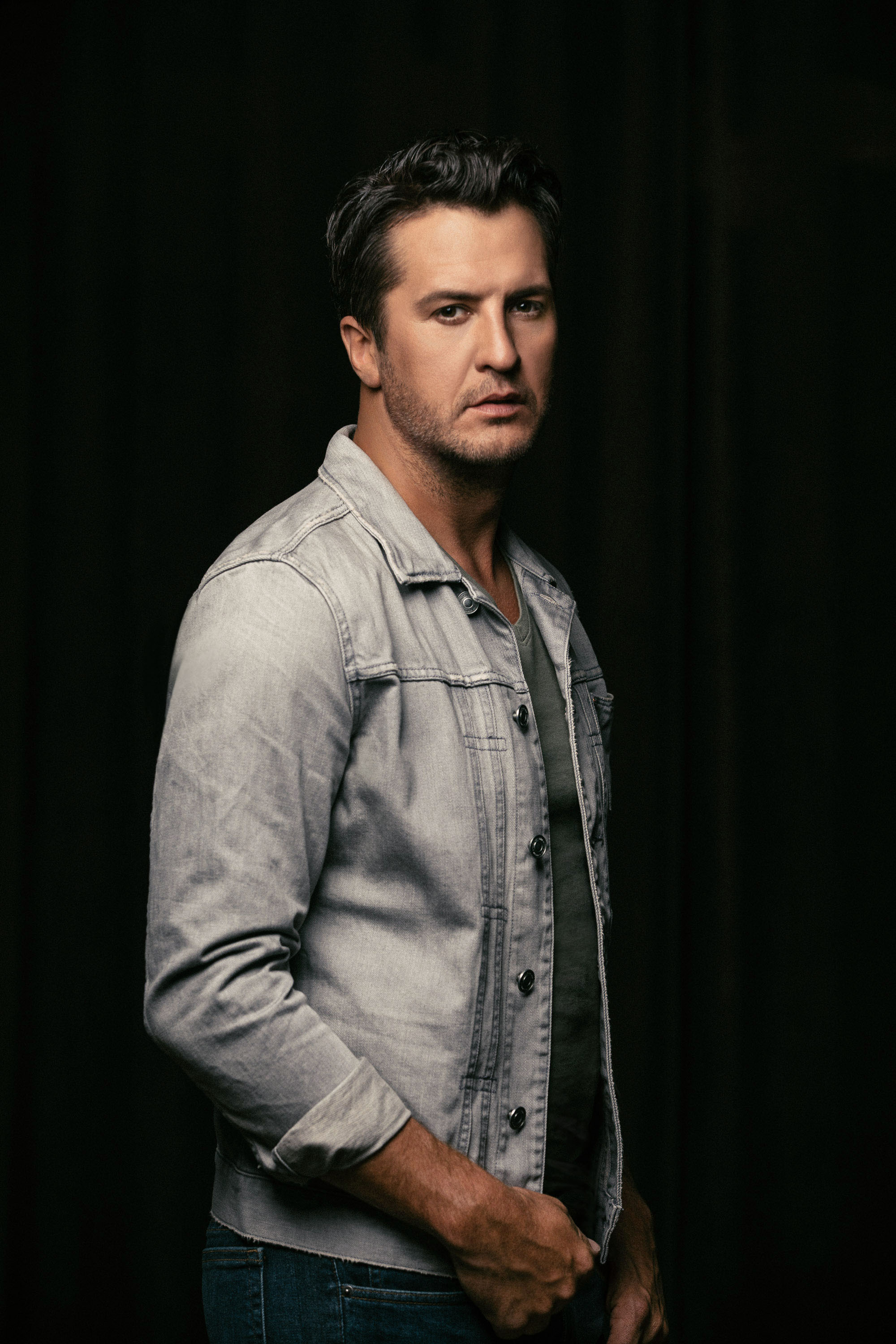 Pressroom LUKE BRYAN ADDS OPENING ACTS TO THIS YEAR’S FARM TOUR.