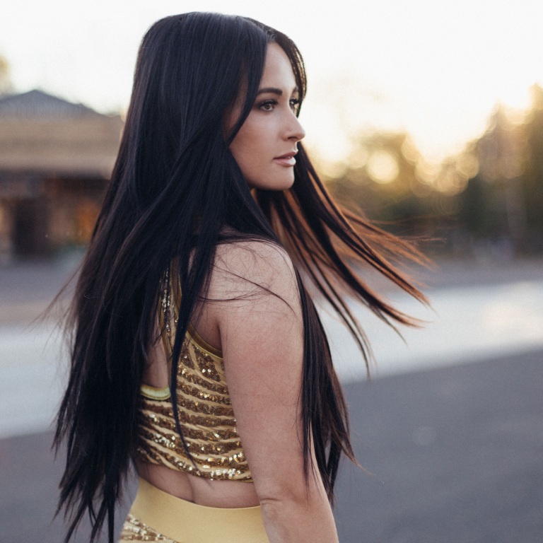 CMA AWARDS 2019: Kacey Musgraves picks up the CMA Award for Music Video of the Year for “Rainbow.”
