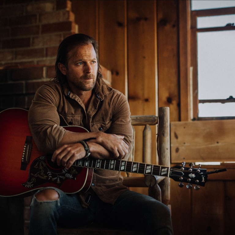 KIP MOORE PREVIEWS WILD WORLD WITH WORLD PREMIERE OF “FIRE AND FLAME.”