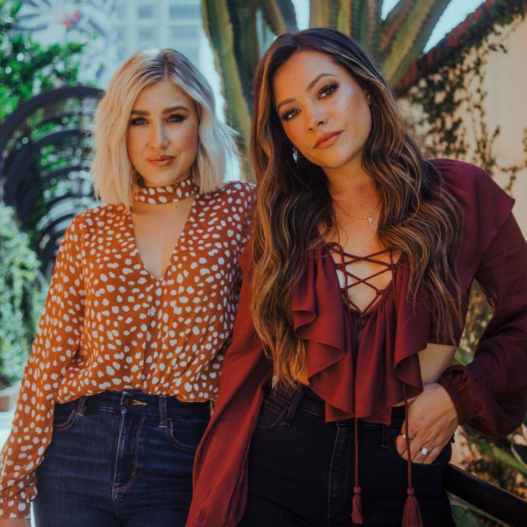 MADDIE & TAE TEAM UP WITH AVENUE BEAT FOR SPOTIFY SINGLES.