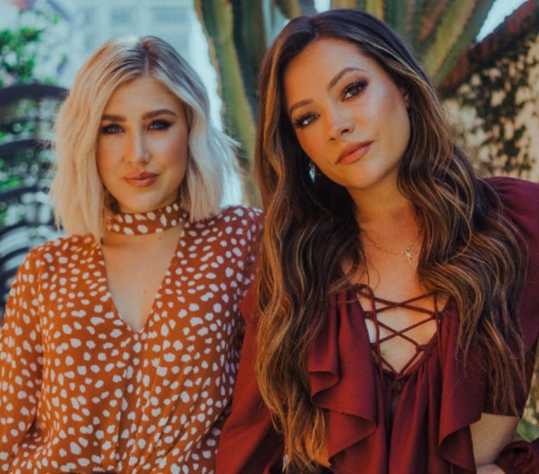 MADDIE & TAE SCORE DOUBLE PLATINUM WITH “DIE FROM A BROKEN HEART.”