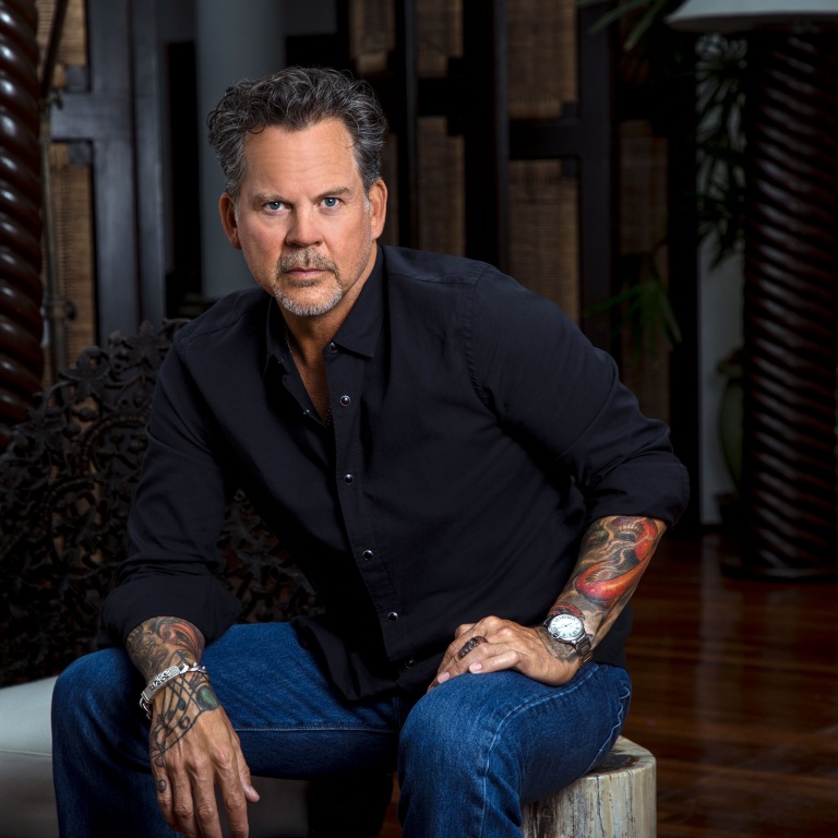 GARY ALLAN BUYS A COUNTRY LEGEND’S HOME.