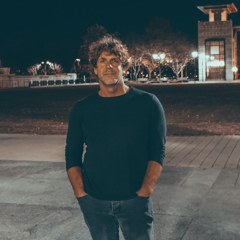 NEW MUSIC: BILLY CURRINGTON’S BREEZY ODE TO LIFE ON THE WATER, “ANCHOR MAN.”